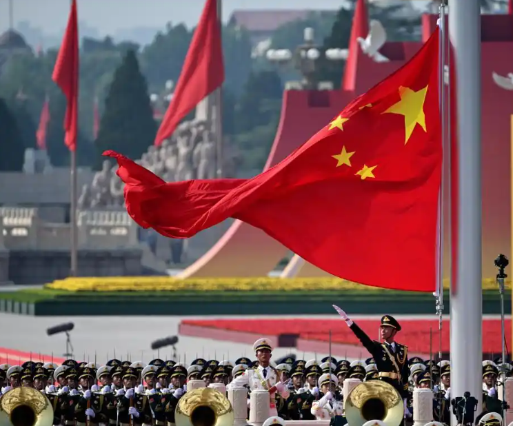 鐵流滾滾映丹心！公司黨員觀(guān)看大閱兵，汲取強(qiáng)國(guó)力量！